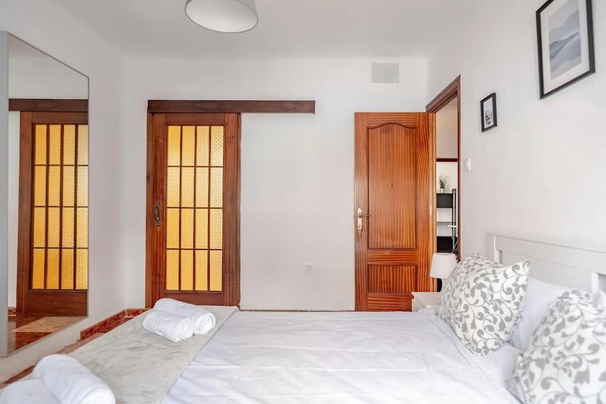 Apartment With Work/Study Room Close To Old Town Màlaga