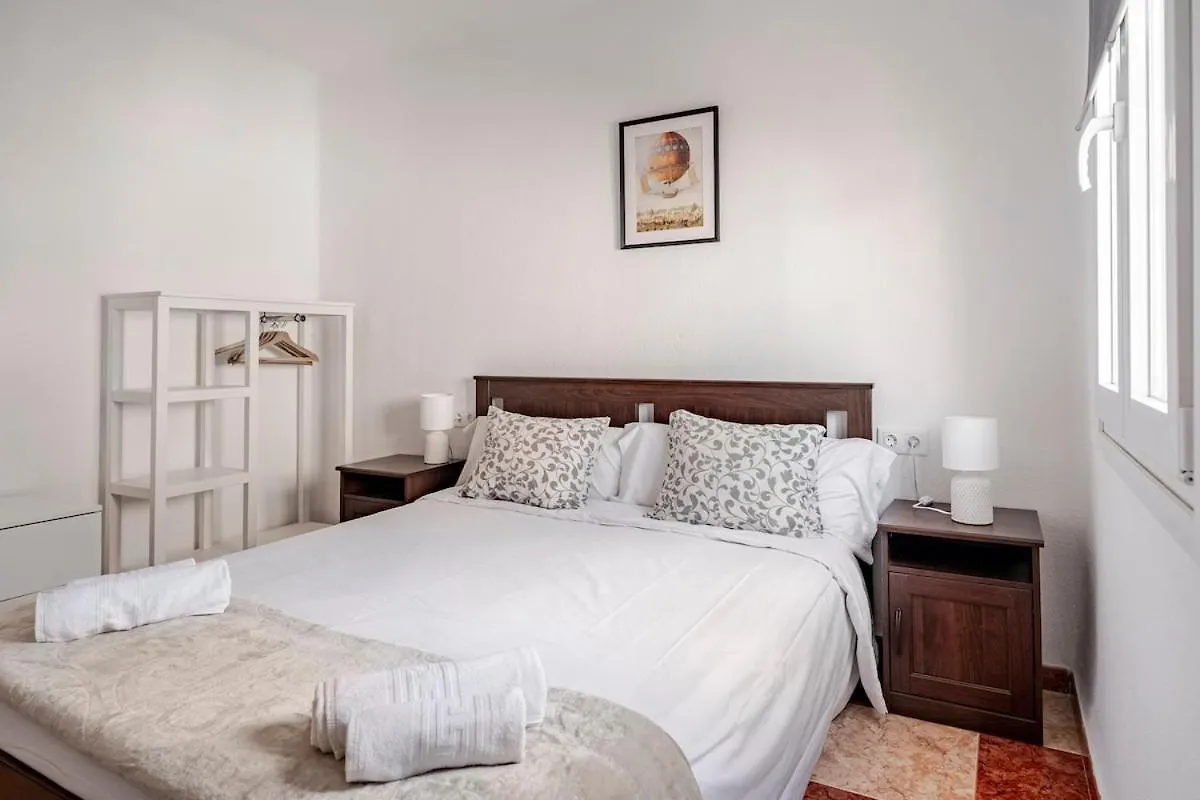 Apartment With Work/Study Room Close To Old Town Màlaga